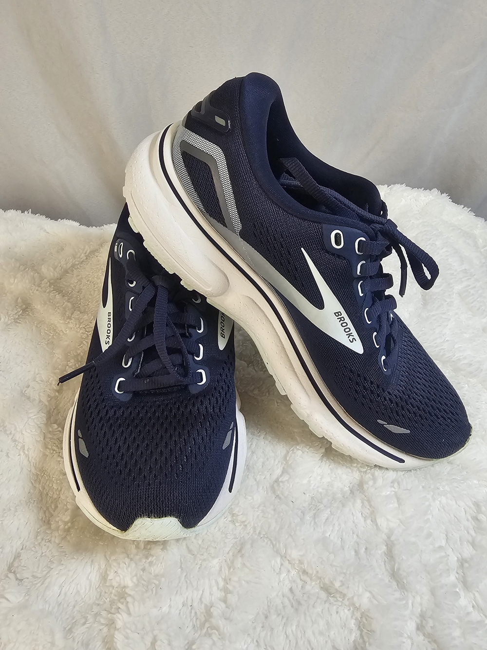 Brooks Wmns Ghost Medium B Peacoat Pearl SZ 5.5